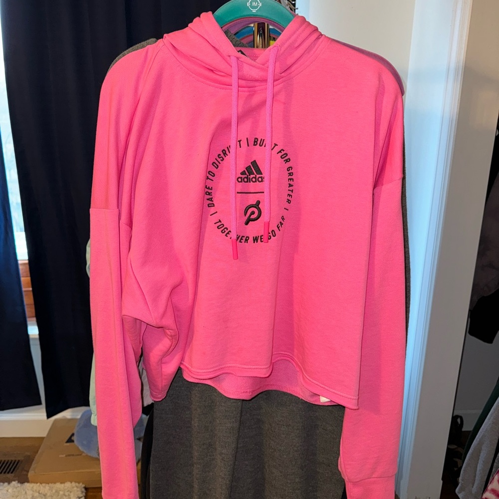 Peloton pullover